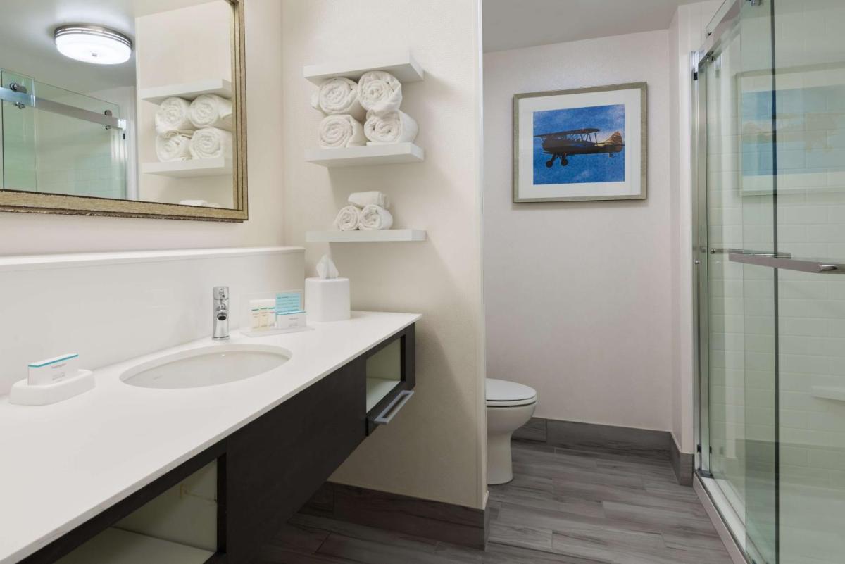 Hampton Inn & Suites Tampa Airport Avion Park Westshore - image 4