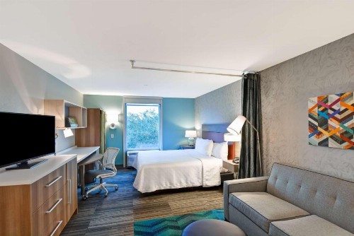 Home2 Suites By Hilton Tampa USF Near Busch Gardens - image 11