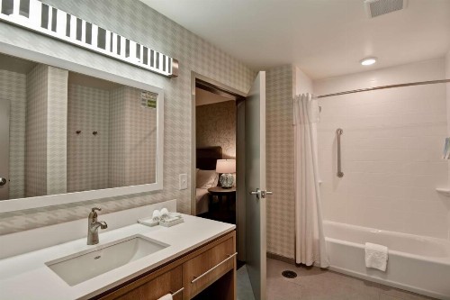 Home2 Suites By Hilton Tampa USF Near Busch Gardens - image 18