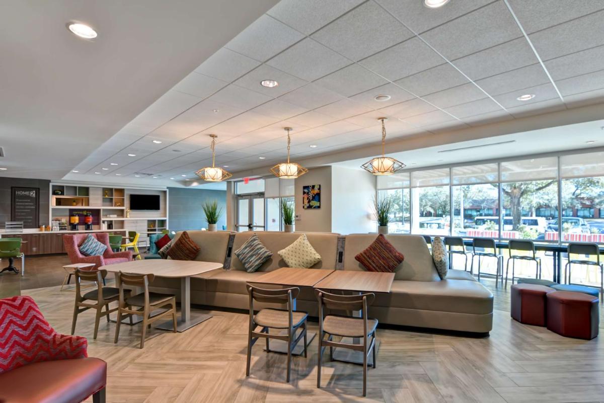 Home2 Suites By Hilton Tampa USF Near Busch Gardens - image 3