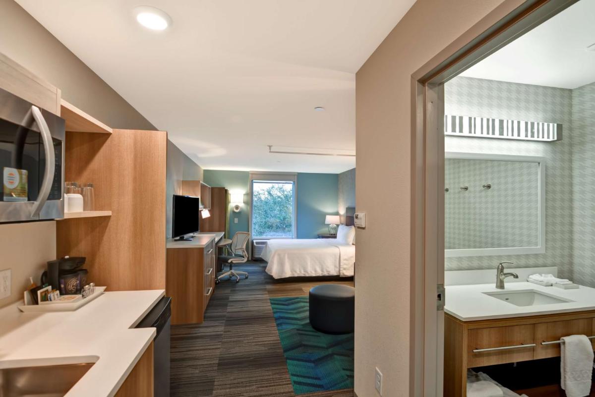 Home2 Suites By Hilton Tampa USF Near Busch Gardens - image 5