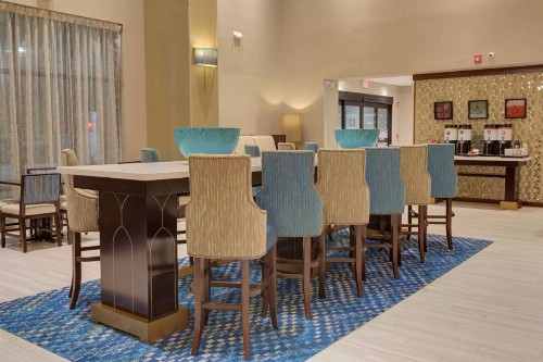 Hampton Inn & Suites by Hilton Tampa Busch Gardens Area - image 12