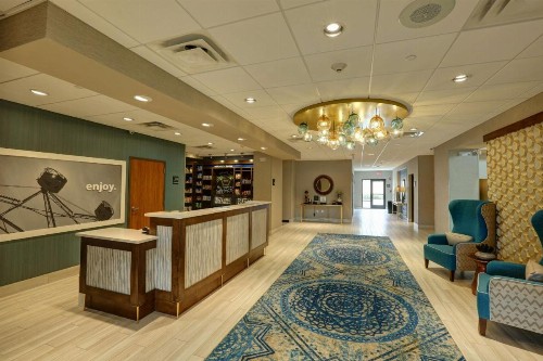 Hampton Inn & Suites by Hilton Tampa Busch Gardens Area - image 16
