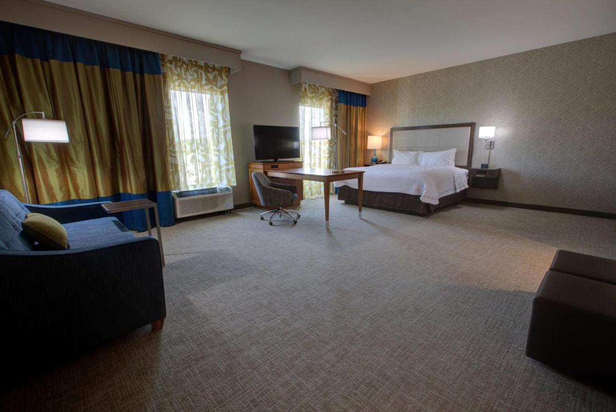 Hampton Inn & Suites by Hilton Tampa Busch Gardens Area - image 2