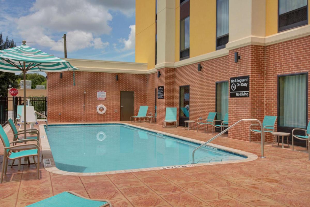 Hampton Inn & Suites by Hilton Tampa Busch Gardens Area - image 4