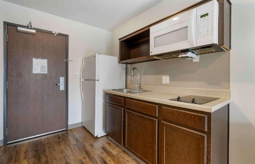 WoodSpring Suites Tampa Brandon - image 14