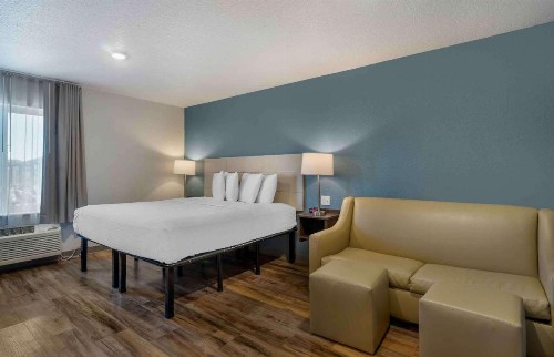 WoodSpring Suites Tampa Brandon - image 15