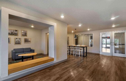 WoodSpring Suites Tampa Brandon - image 18