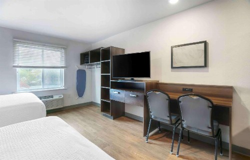 WoodSpring Suites Tampa Brandon - image 23