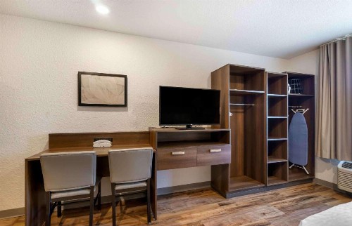 WoodSpring Suites Tampa Brandon - image 30