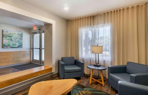 WoodSpring Suites Tampa Brandon - image 9