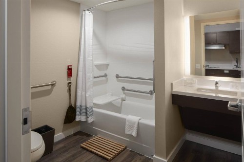TownePlace Suites by Marriott Tampa South - image 12