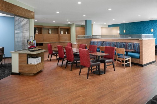 TownePlace Suites by Marriott Tampa South - image 14