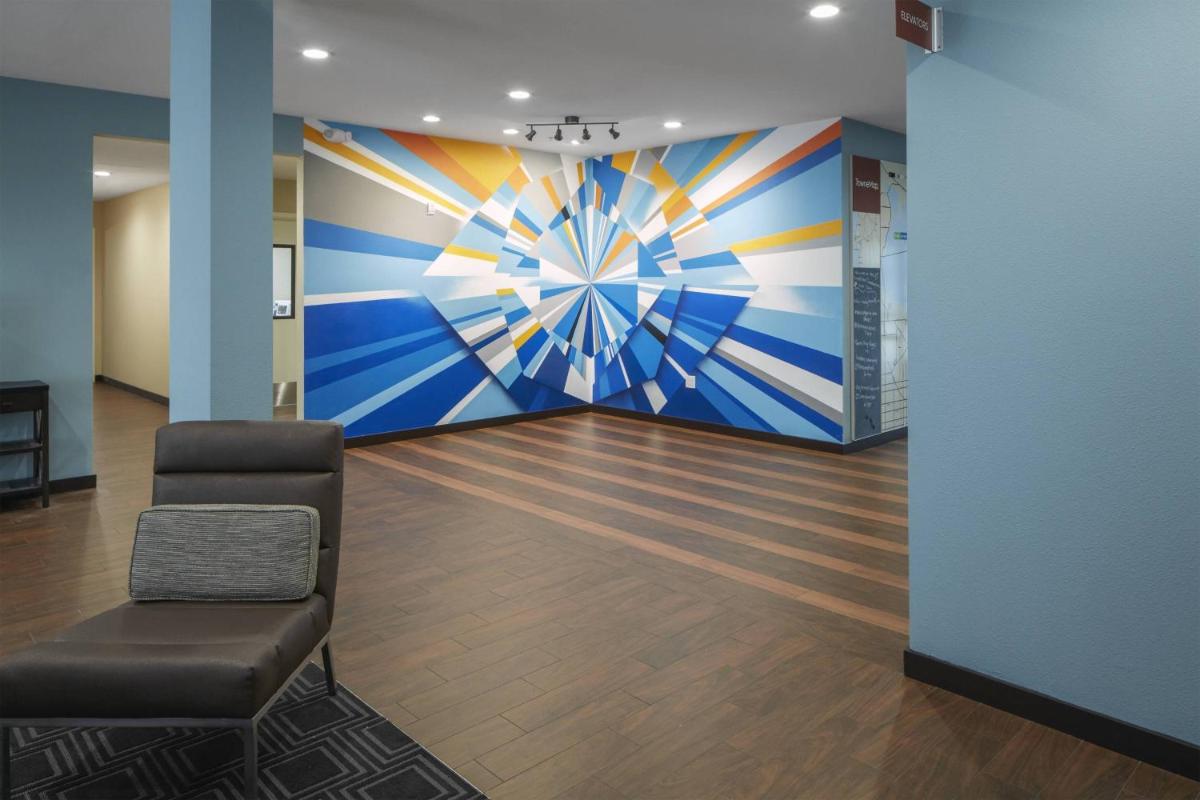 TownePlace Suites by Marriott Tampa South - image 4