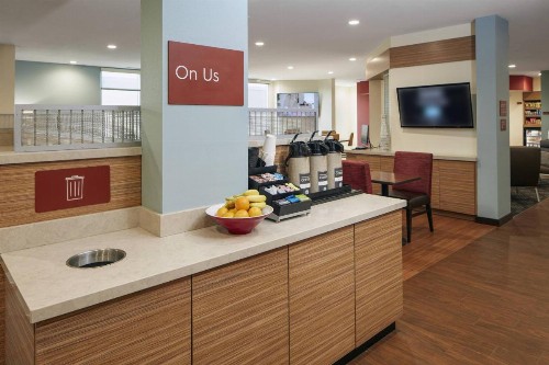 TownePlace Suites by Marriott Tampa South - image 8