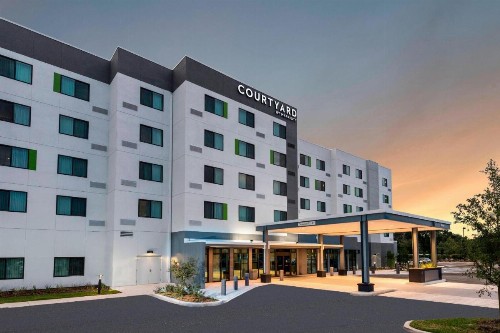 Courtyard by Marriott Tampa Northwest/Veterans Expressway - image 17