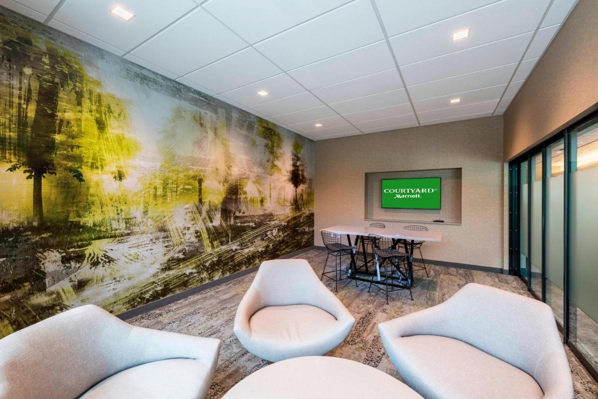Courtyard by Marriott Tampa Northwest/Veterans Expressway - image 4
