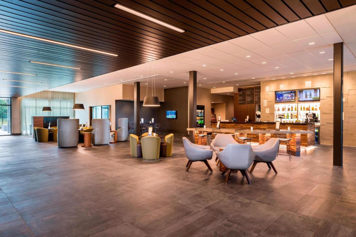 Courtyard by Marriott Tampa Northwest/Veterans Expressway - image 7