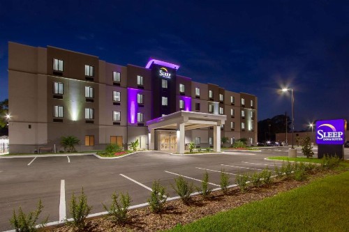 Sleep Inn & Suites Tampa South - image 2