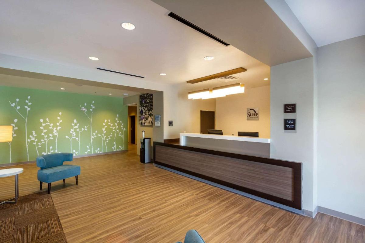 Sleep Inn & Suites Tampa South - image 4