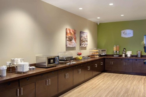 Sleep Inn & Suites Tampa South - image 42