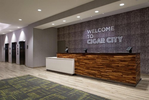 Hampton Inn Tampa Downtown Channel District - image 10