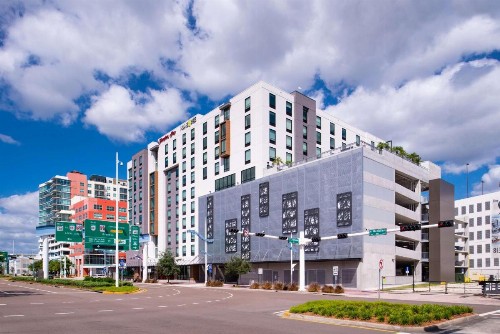 Hampton Inn Tampa Downtown Channel District - image 6