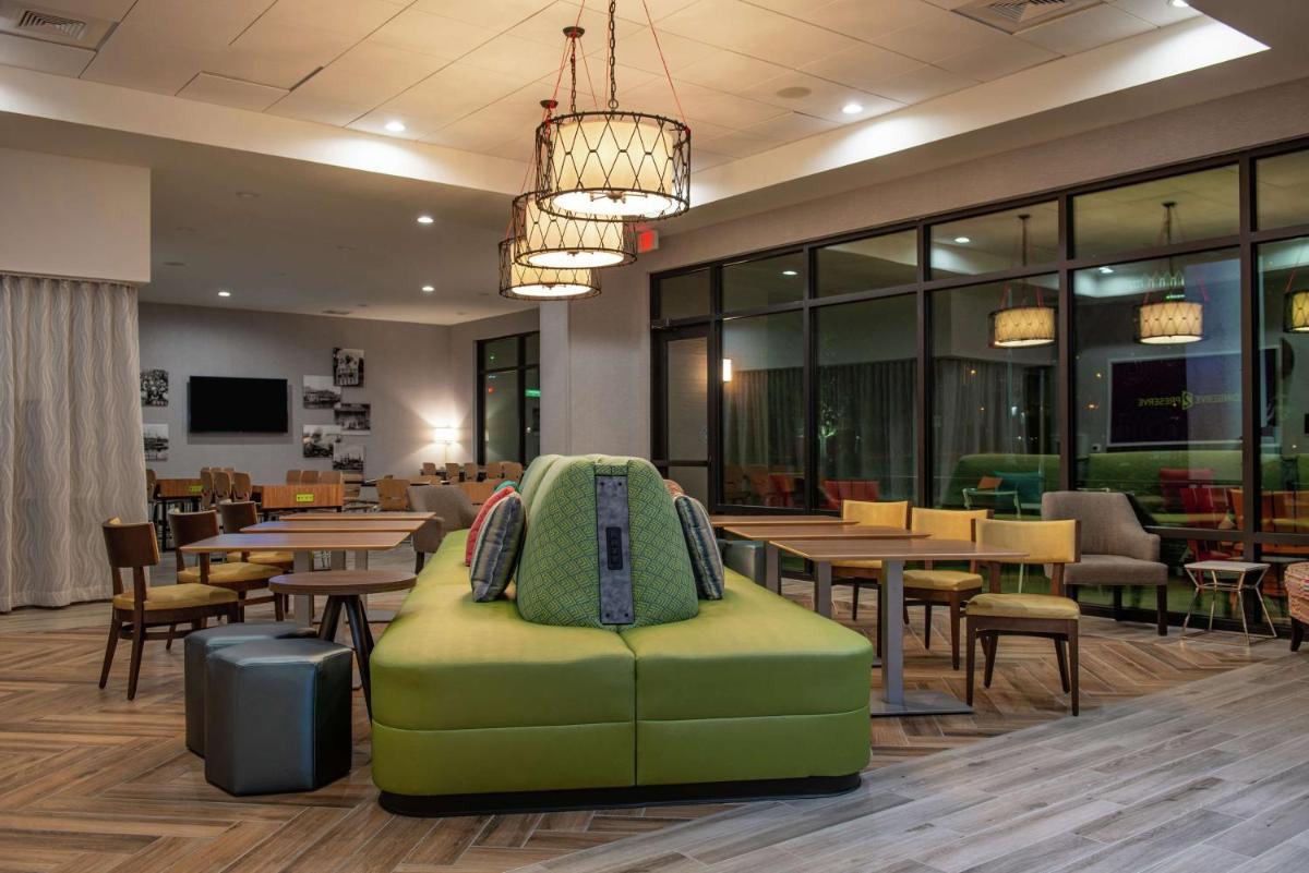 Home2 Suites By Hilton Tampa Downtown Channel District - image 2