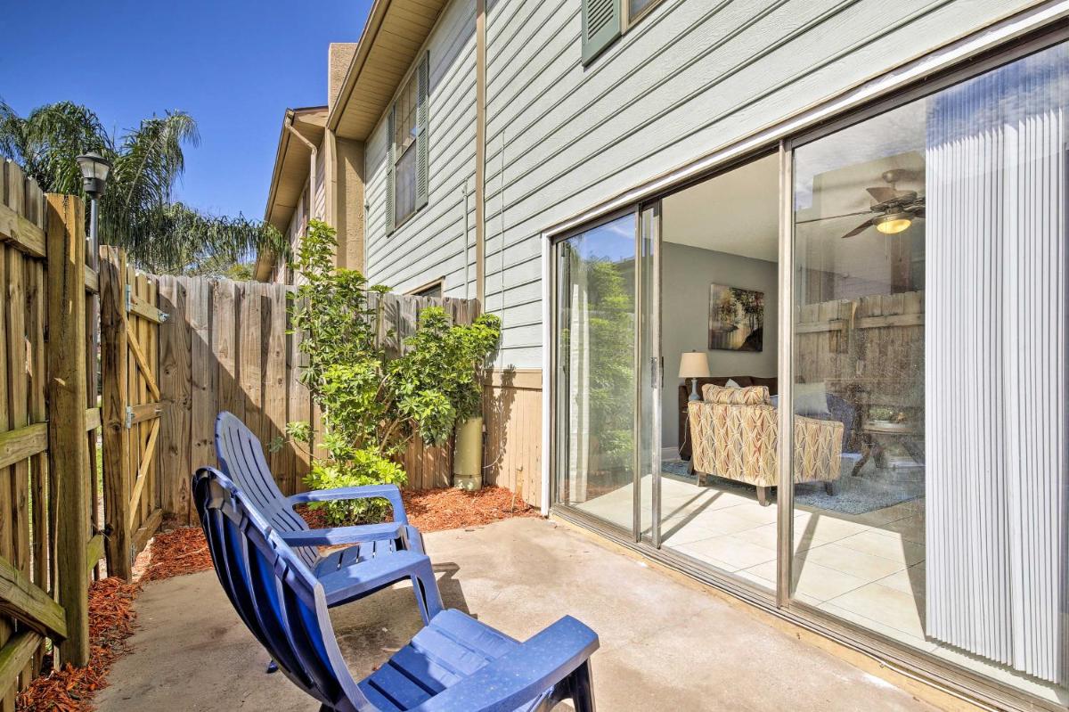 Tampa Townhome with Pool Near Top Attractions! - main image