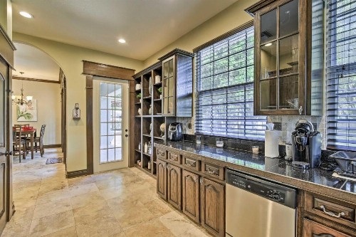 Tampa Oasis with Pool about 7 Mi to Busch Gardens! - image 9
