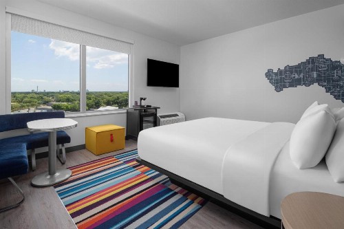 Aloft Tampa Midtown - image 11