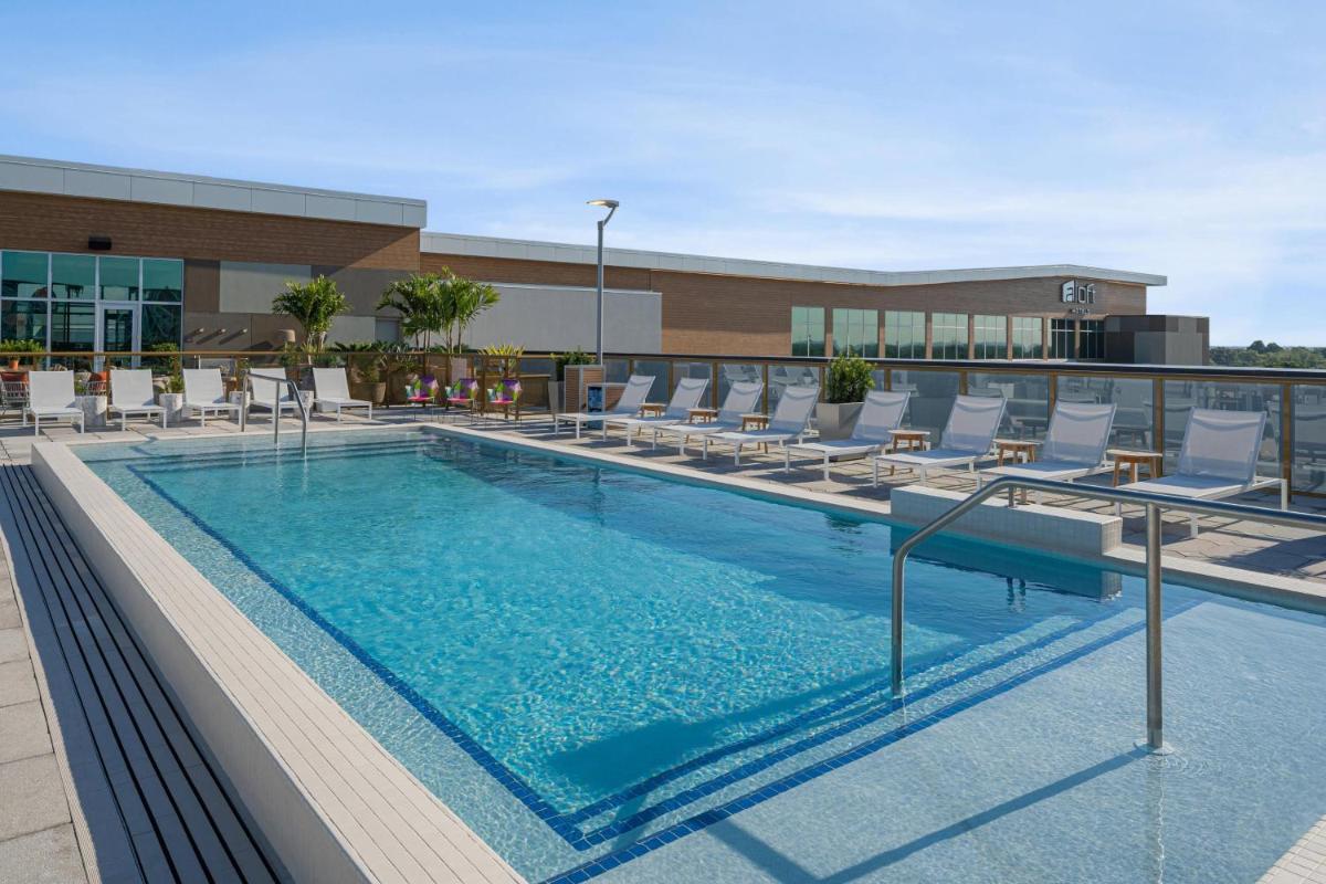 Aloft Tampa Midtown - image 6