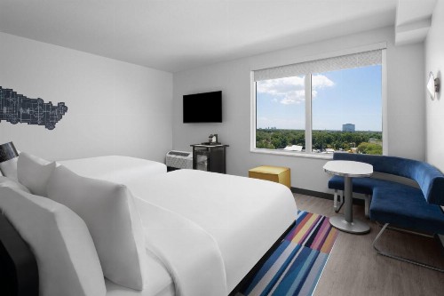 Aloft Tampa Midtown - image 8