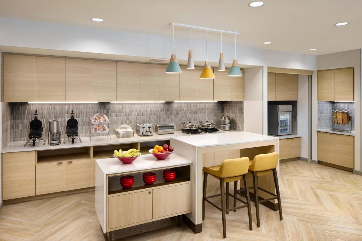 TownePlace Suites by Marriott Plant City - image 6