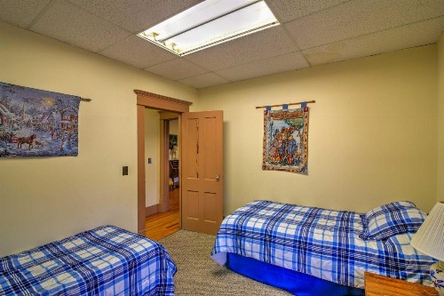 Downtown Tannersville Apt - 3 Mi to Hunter Mtn - image 12