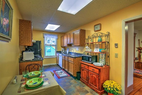 Downtown Tannersville Apt - 3 Mi to Hunter Mtn - image 8