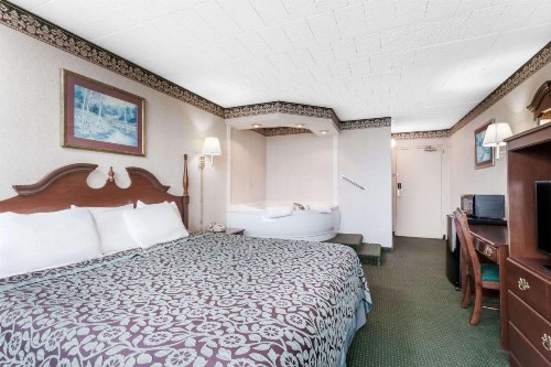 Days Inn by Wyndham Tannersville - image 17