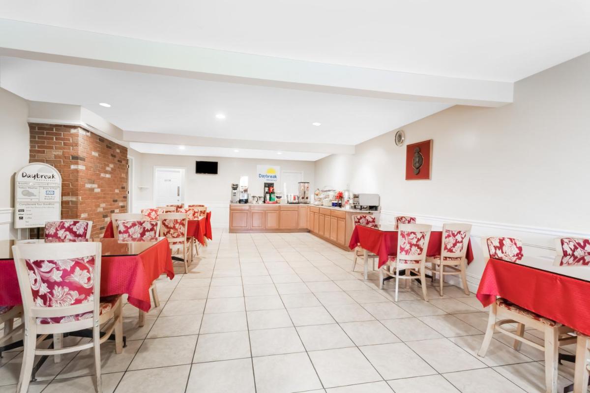 Days Inn by Wyndham Tannersville - image 3
