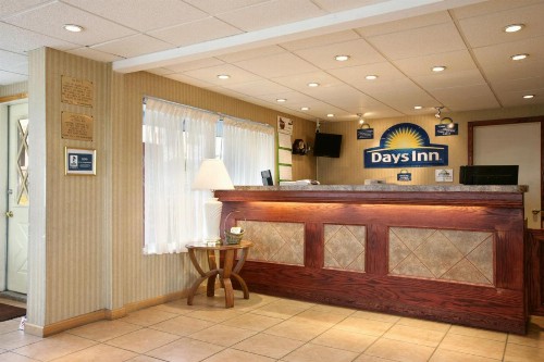 Days Inn by Wyndham Tannersville - image 8