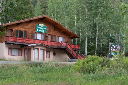 Alpine Village Suites - Cottam's Lodge - image 11