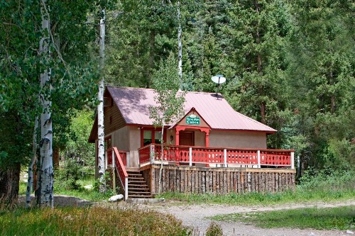 Alpine Village Suites - Cottam's Lodge - image 9