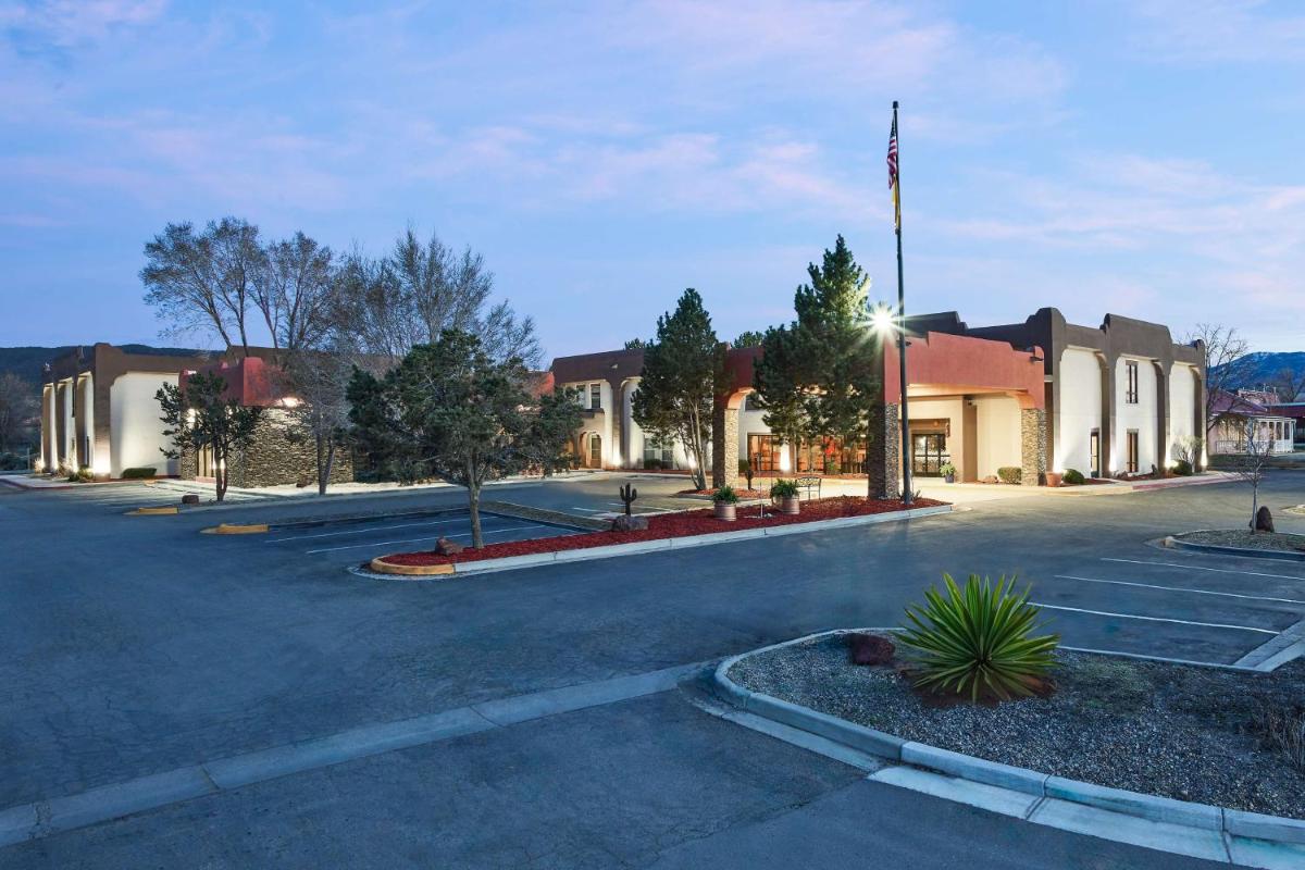 Hampton Inn Taos - main image