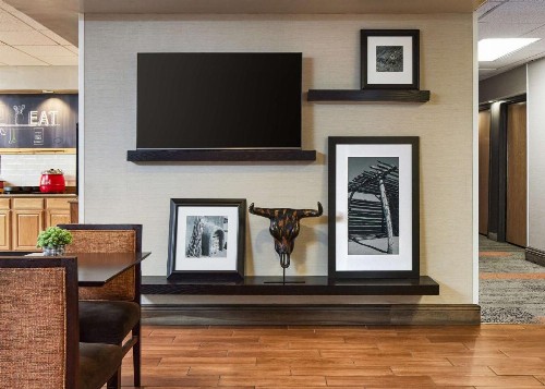 Hampton Inn Taos - image 9