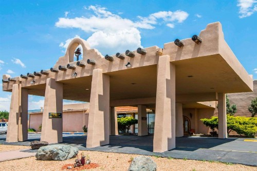Quality Inn Taos - image 13