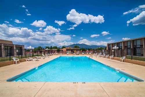Quality Inn Taos - image 15