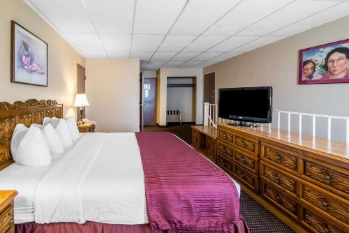 Quality Inn Taos - image 18