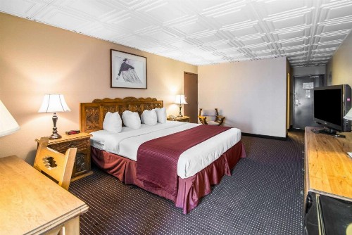 Quality Inn Taos - image 19
