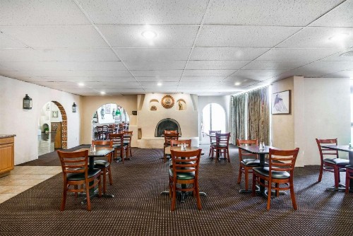 Quality Inn Taos - image 21