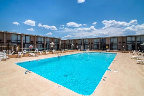 Quality Inn Taos - image 23
