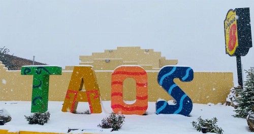 Super 8 by Wyndham Taos - image 18